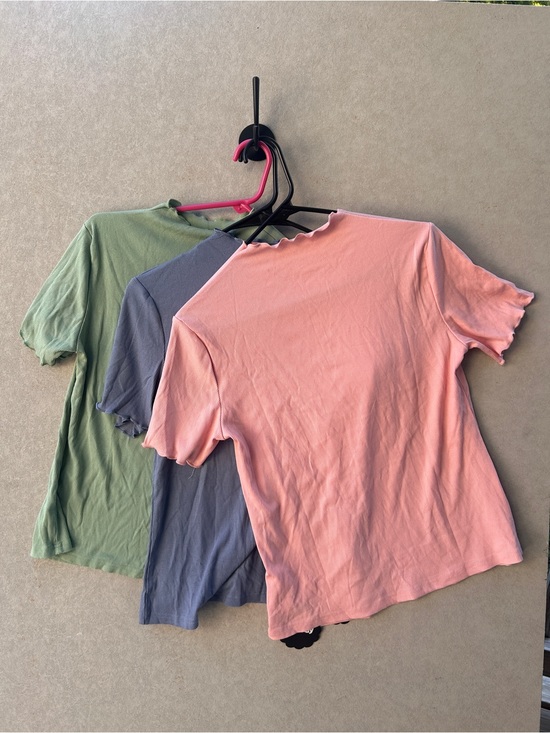No brand Tops - Women's Ruffle Edge ribbed 3 pack new with tags #489